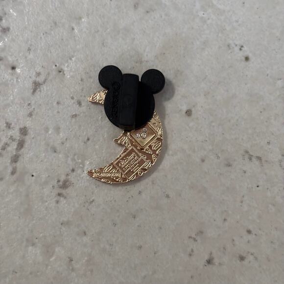 Disney Destination D23 2025 WDI MOG LE 500 Mystery Blind Box Pin Crescent Moon - Picture 2 of 2